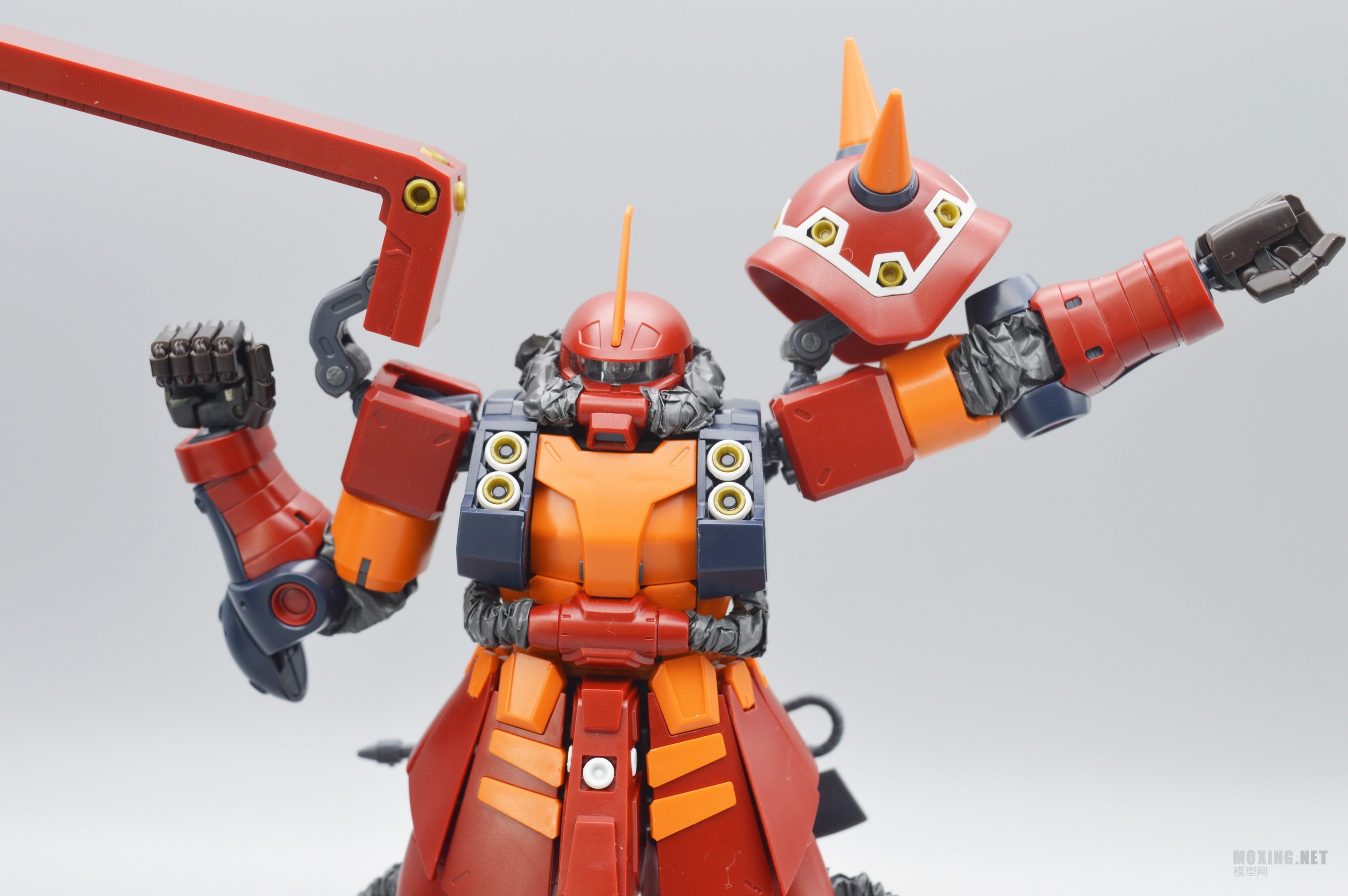 [模型网评测]万代-1/100 MG 精神力扎古ka版(Psyco ZaKu Ver.Ka)