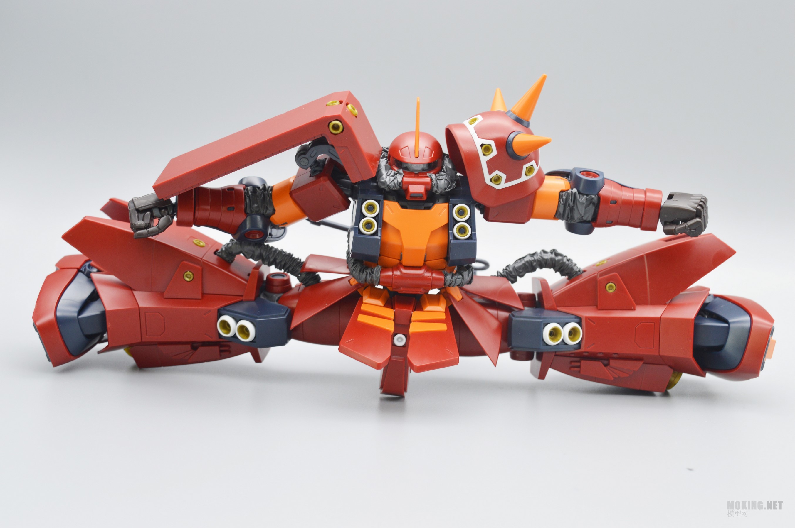 [模型网评测]万代-1/100 MG 精神力扎古ka版(Psyco ZaKu Ver.Ka)