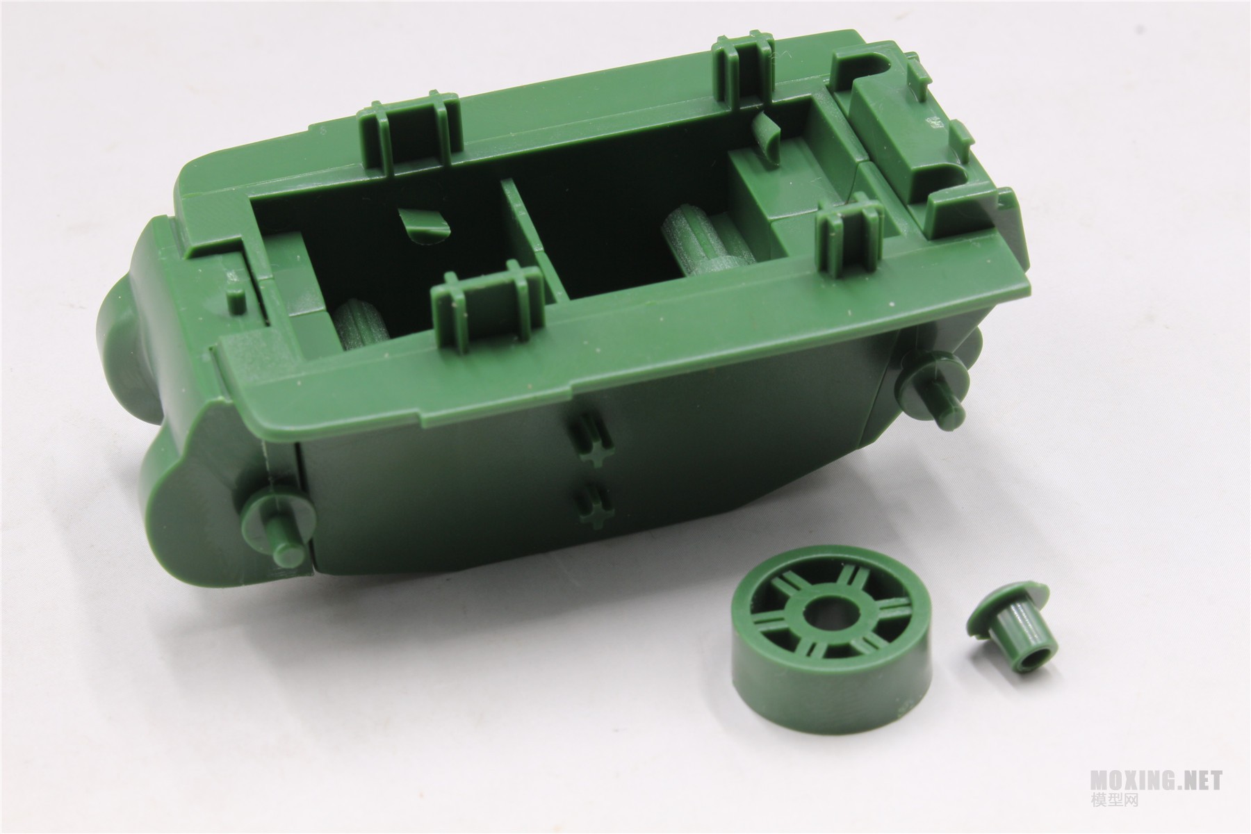 [模型网评测]MENG(WWT-002)-Q版美国M4A1 谢尔曼 中型坦克
