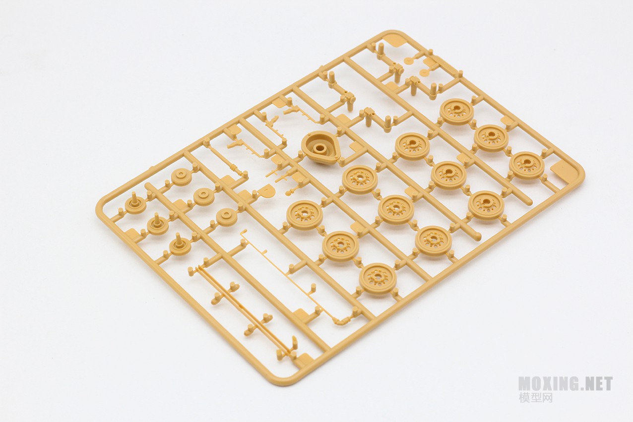 威骏(CB35119)-1/35德国三号突击炮E型(东线战场1942)