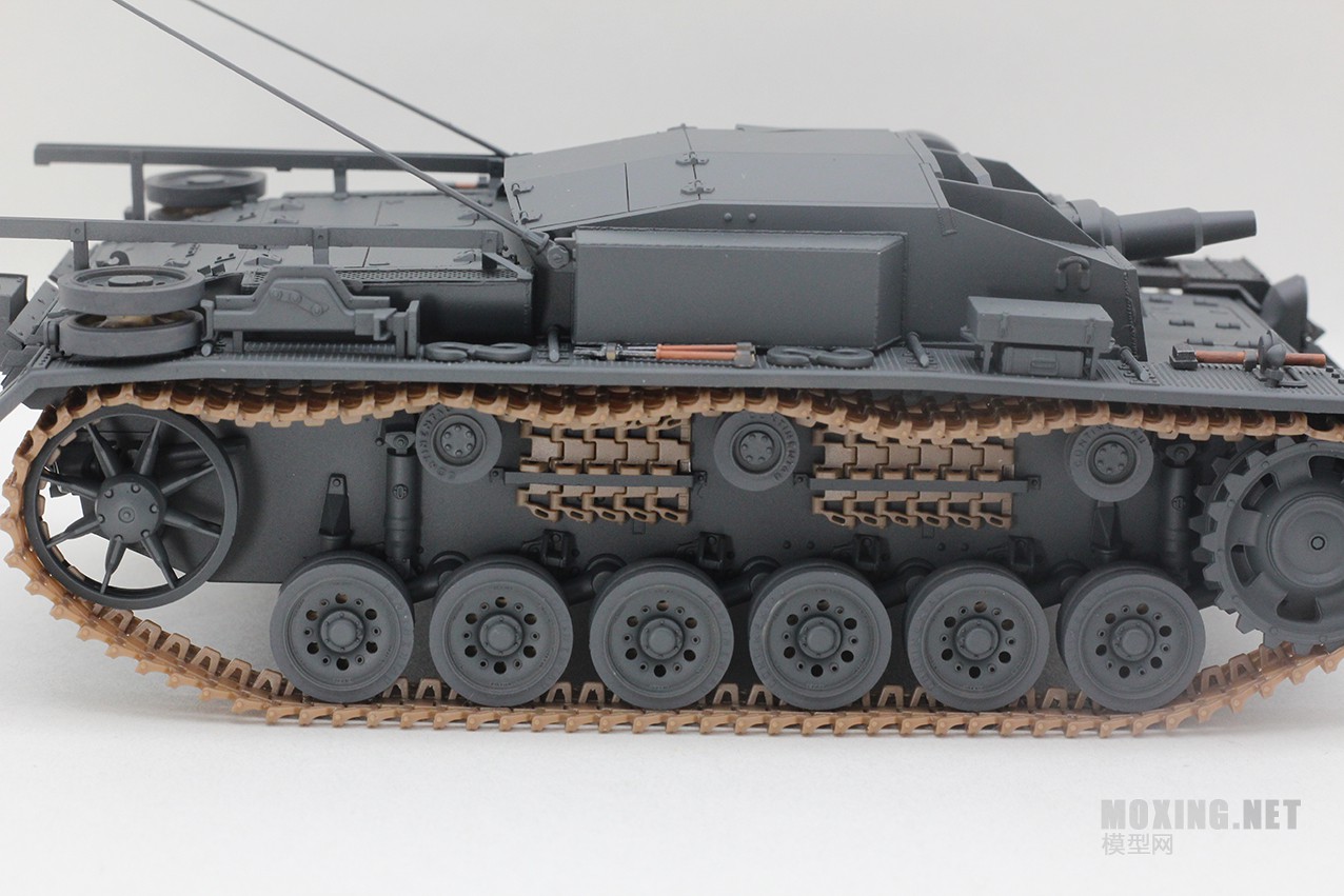 威骏(CB35119)-1/35德国三号突击炮E型(东线战场1942)
