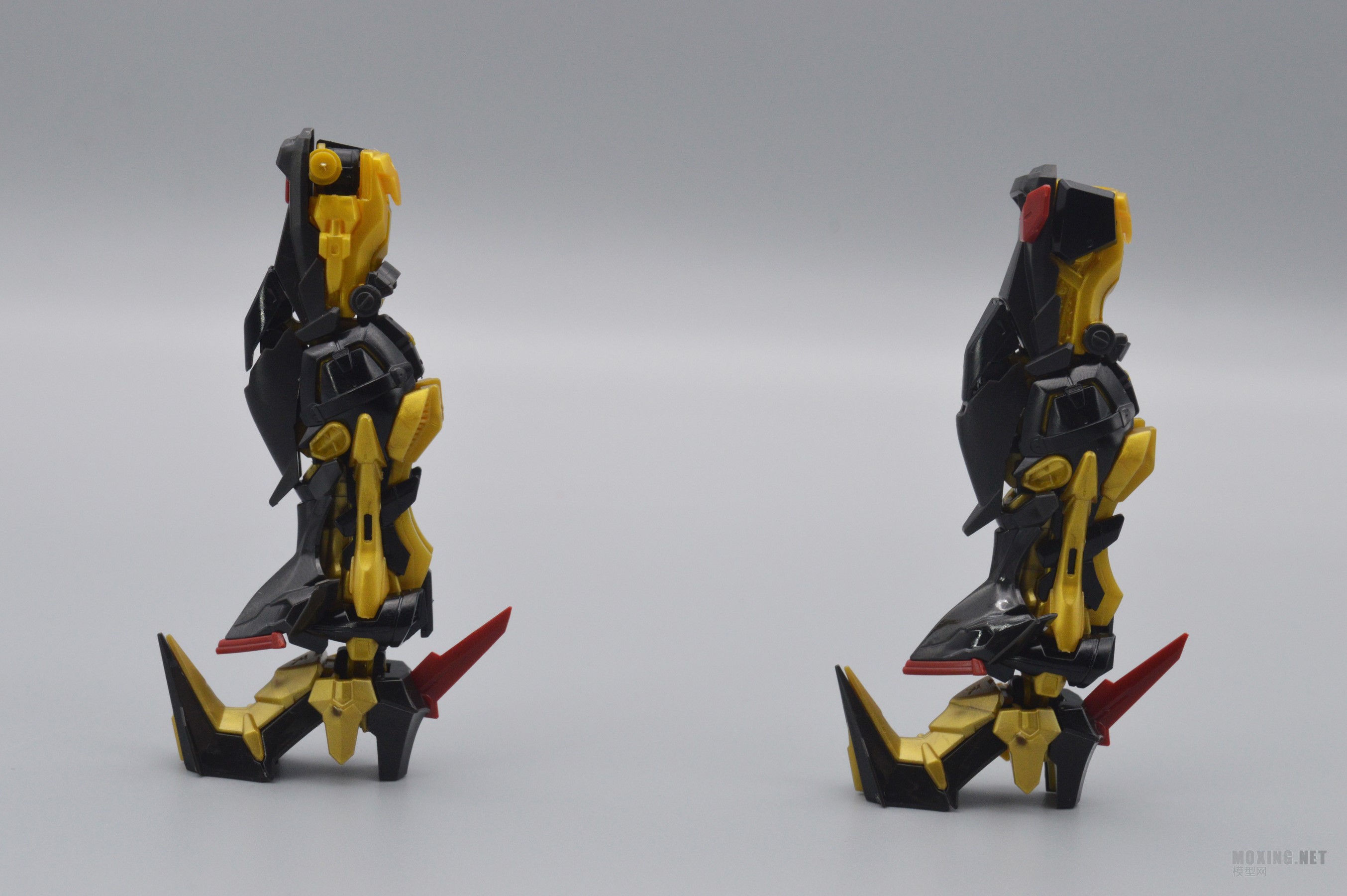万代-1/144 RG 异端高达金色机 天.蜜纳