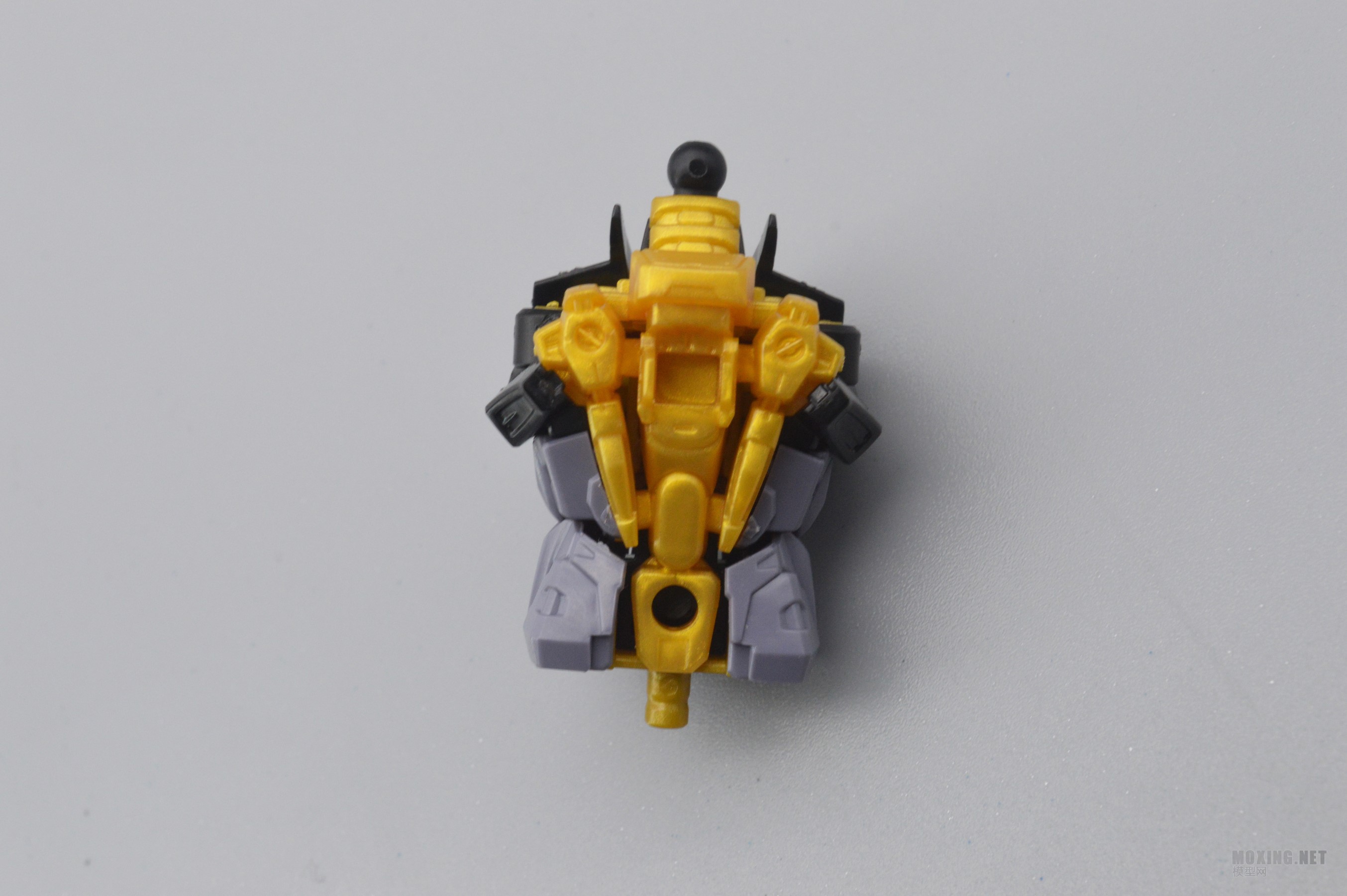 万代-1/144 RG 异端高达金色机 天.蜜纳