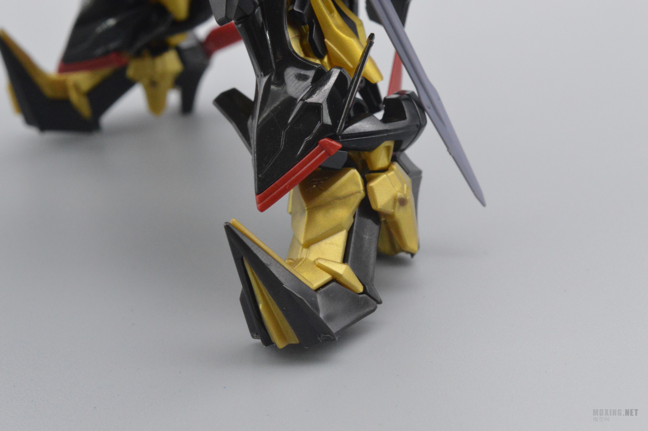 万代-1/144 RG 异端高达金色机 天.蜜纳