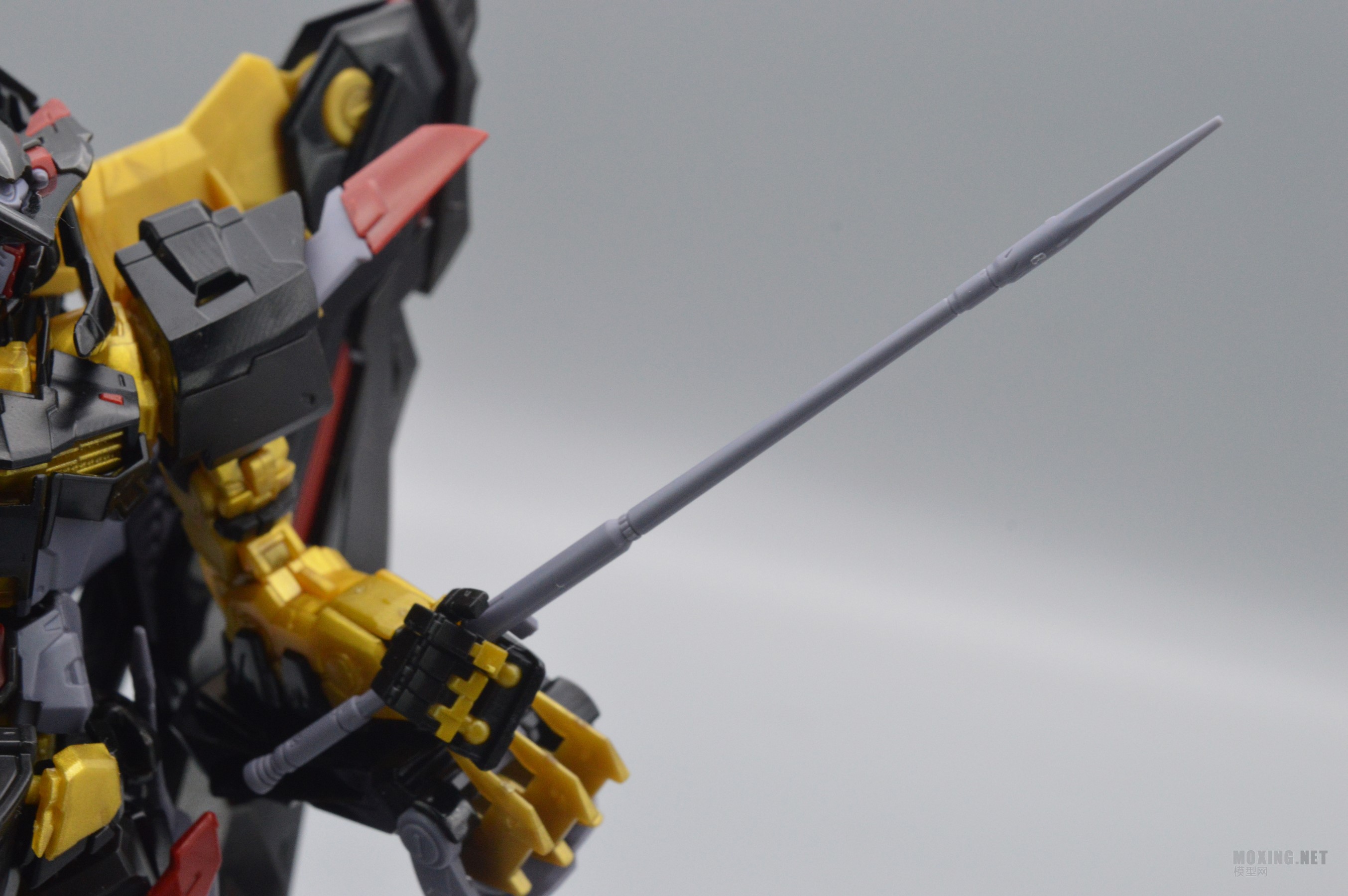 万代-1/144 RG 异端高达金色机 天.蜜纳