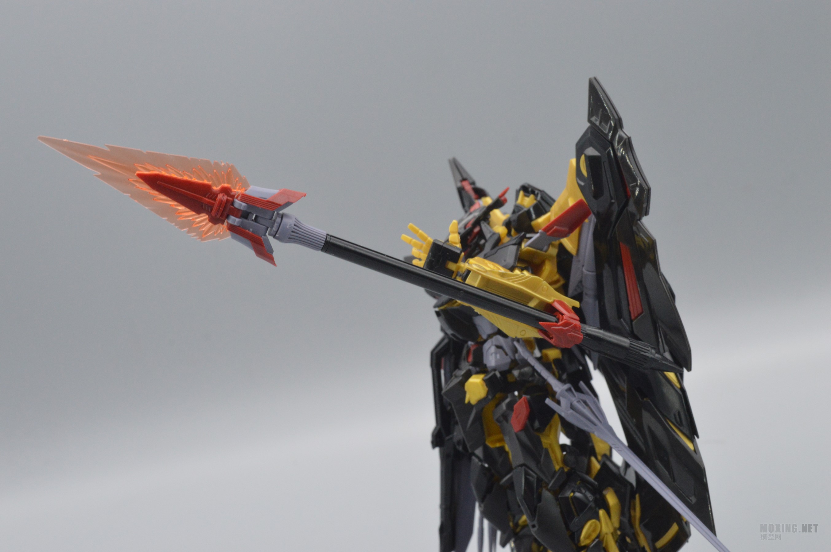 万代-1/144 RG 异端高达金色机 天.蜜纳