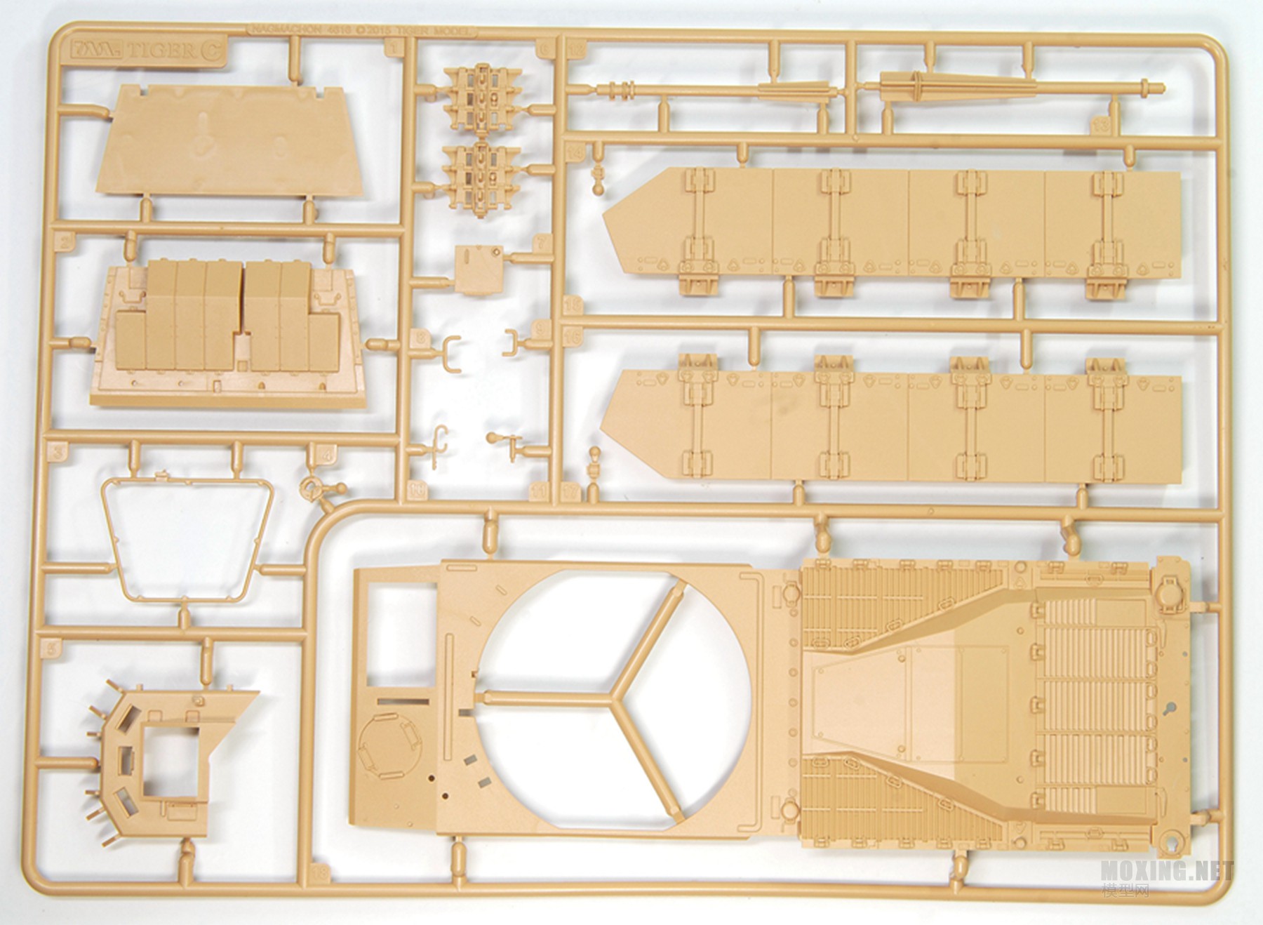 TIGER MODEL-1/35ɫNagmachon(ɸǶ)Ͳս(4624