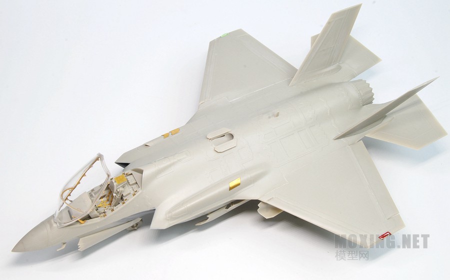 [模型网对比评测]MENG(LS-007) VS 小鹰(80103)-1/48美国F-35A