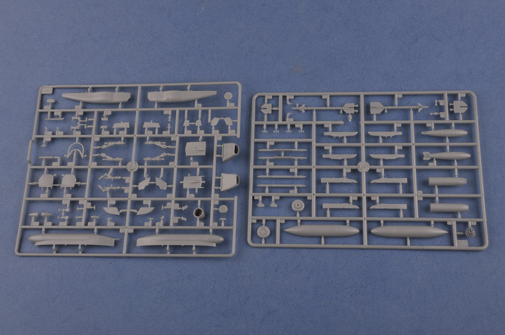 HOBBYBOSS新品(81738)-1/48英国红箭表演队 鹰T MK.1/1A