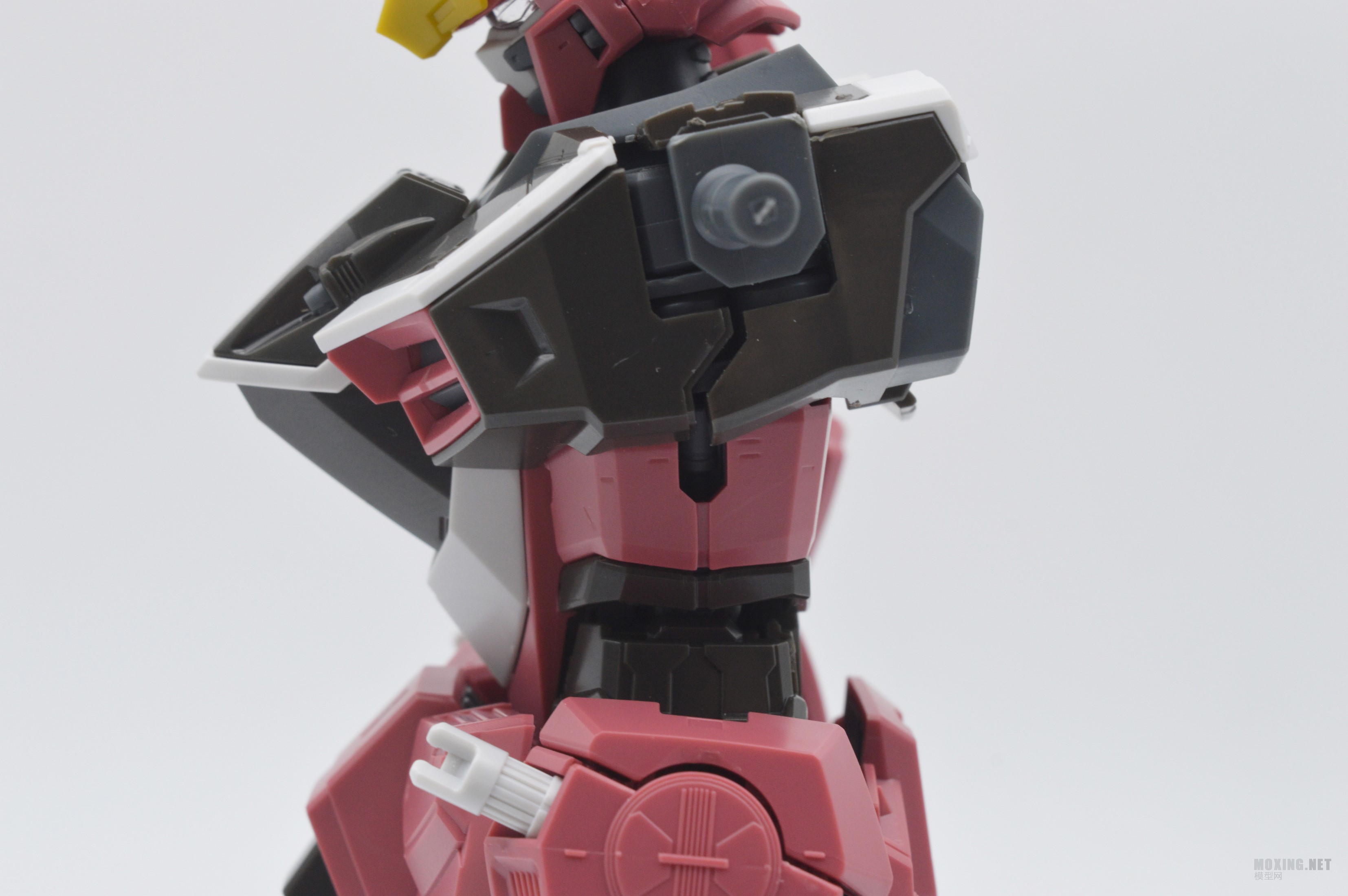 万代-1/100 MG 正义高达(JUSTICE GUNDAM)