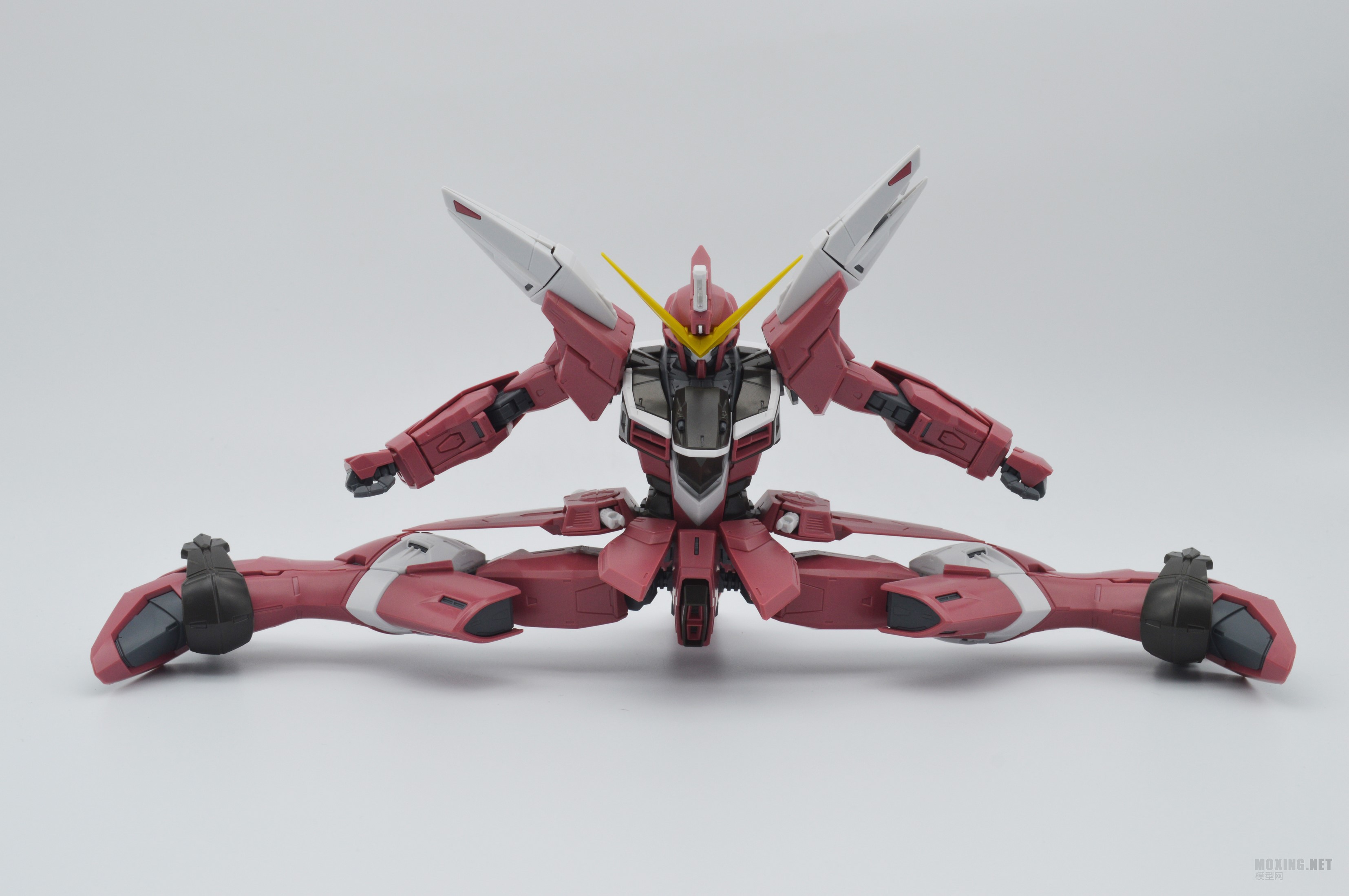 万代-1/100 MG 正义高达(JUSTICE GUNDAM)