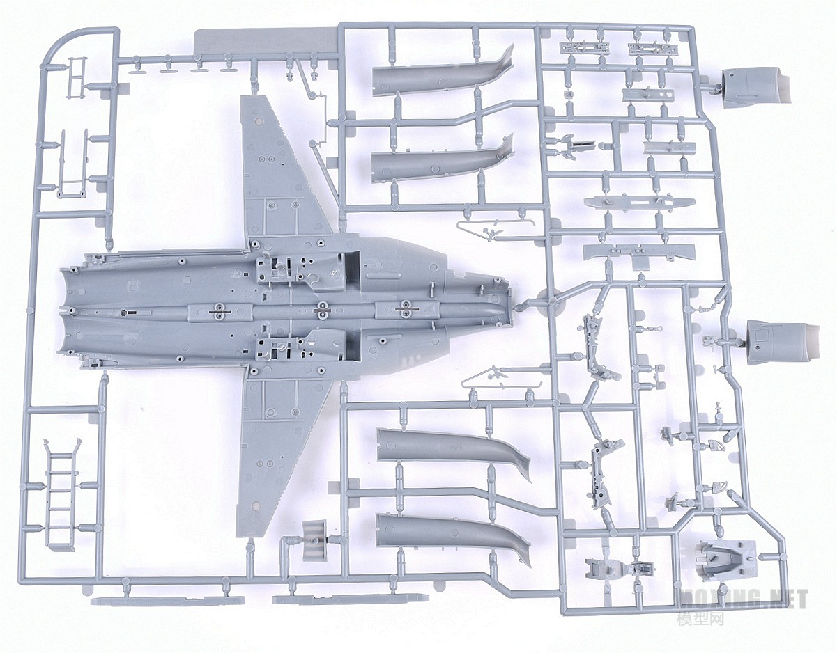 模型网-自由模型(18007)-1/48 F-CK-1C 经国号(IDF)单座战斗机(特别版)