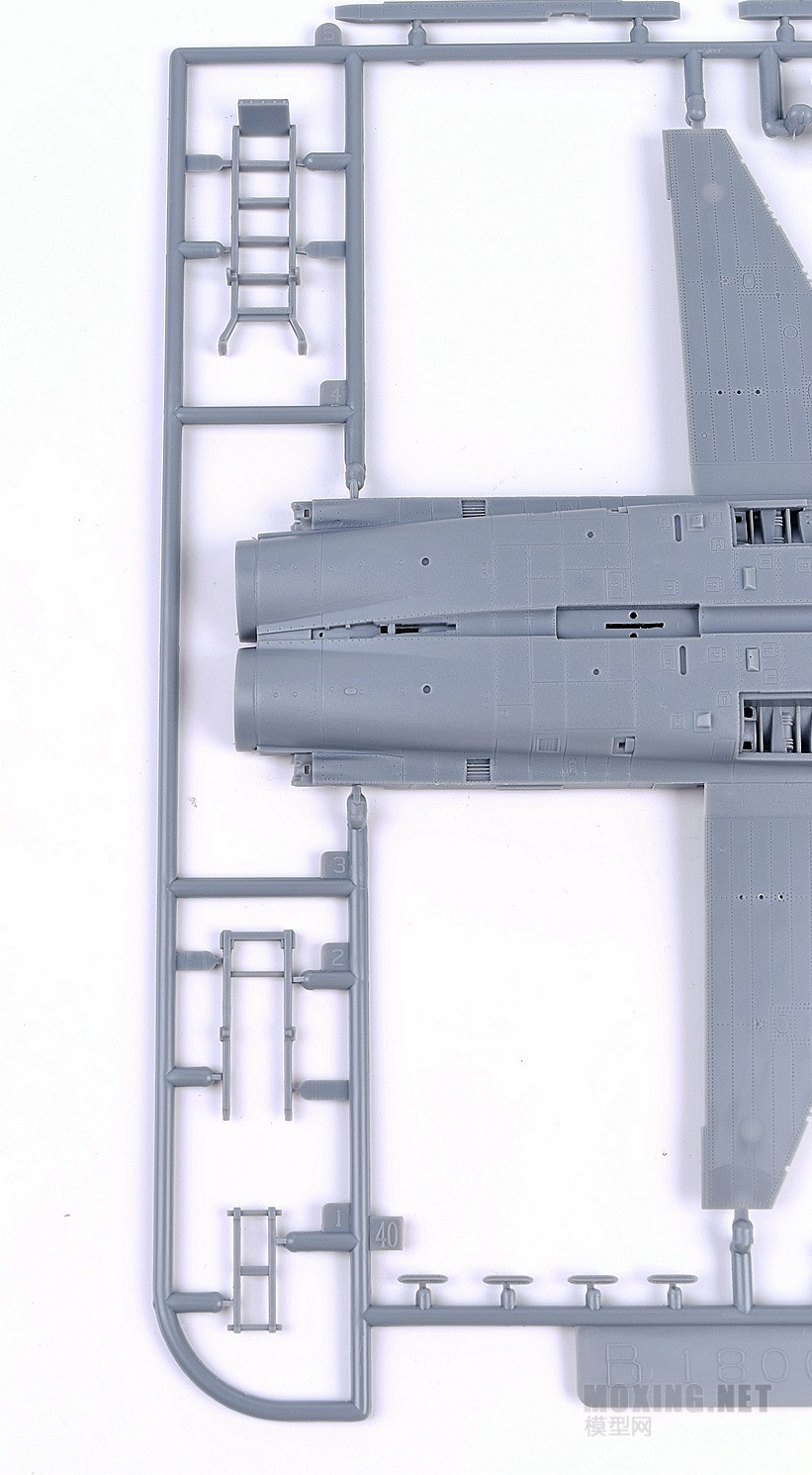 模型网-自由模型(18007)-1/48 F-CK-1C 经国号(IDF)单座战斗机(特别版)