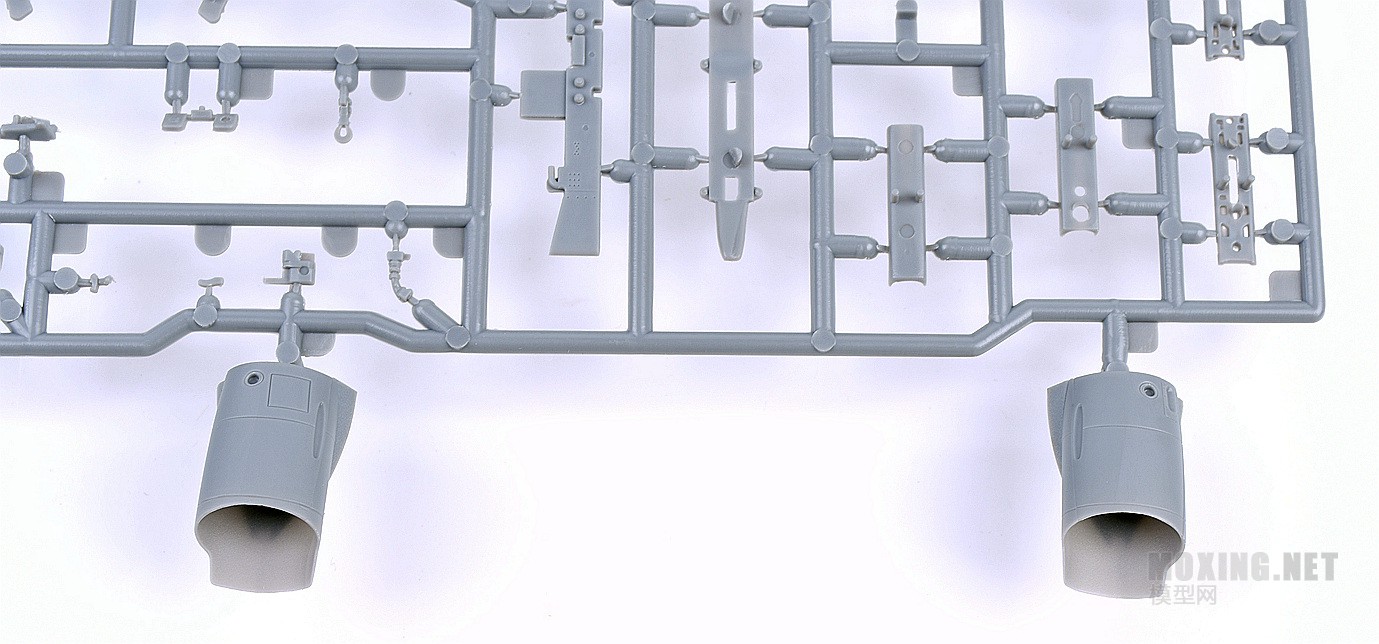 模型网-自由模型(18007)-1/48 F-CK-1C 经国号(IDF)单座战斗机(特别版)