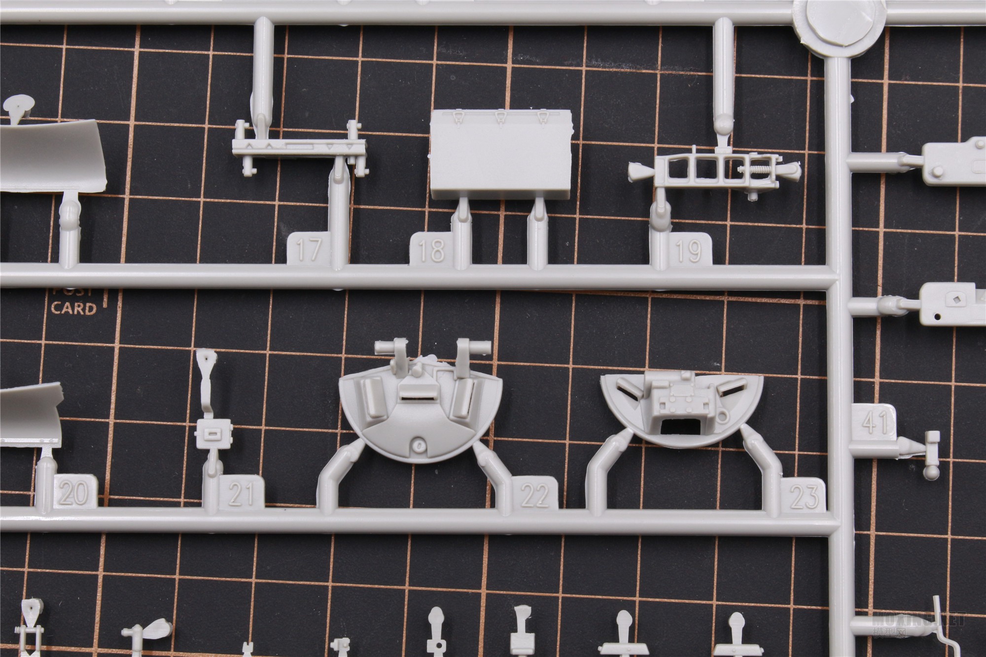 [ģ]С(09525)-1/35˹T-80Uս̹ ں