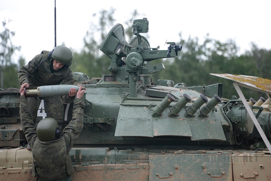 [ģ]С(09525)-1/35˹T-80Uս̹ ں