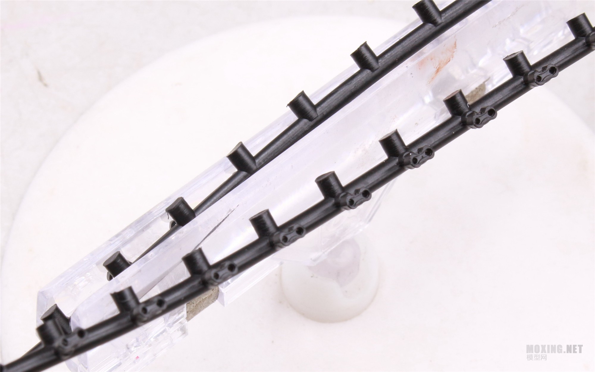 [模型网评测]RPG(35001)-1/35俄罗斯T-80U主战坦克