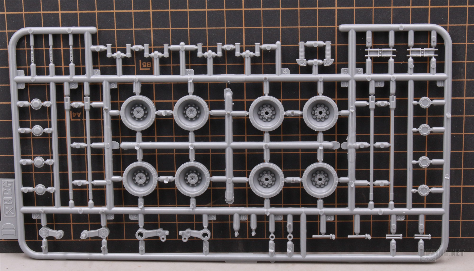 [ģ]RPG(35001)-1/35˹T-80Uս̹