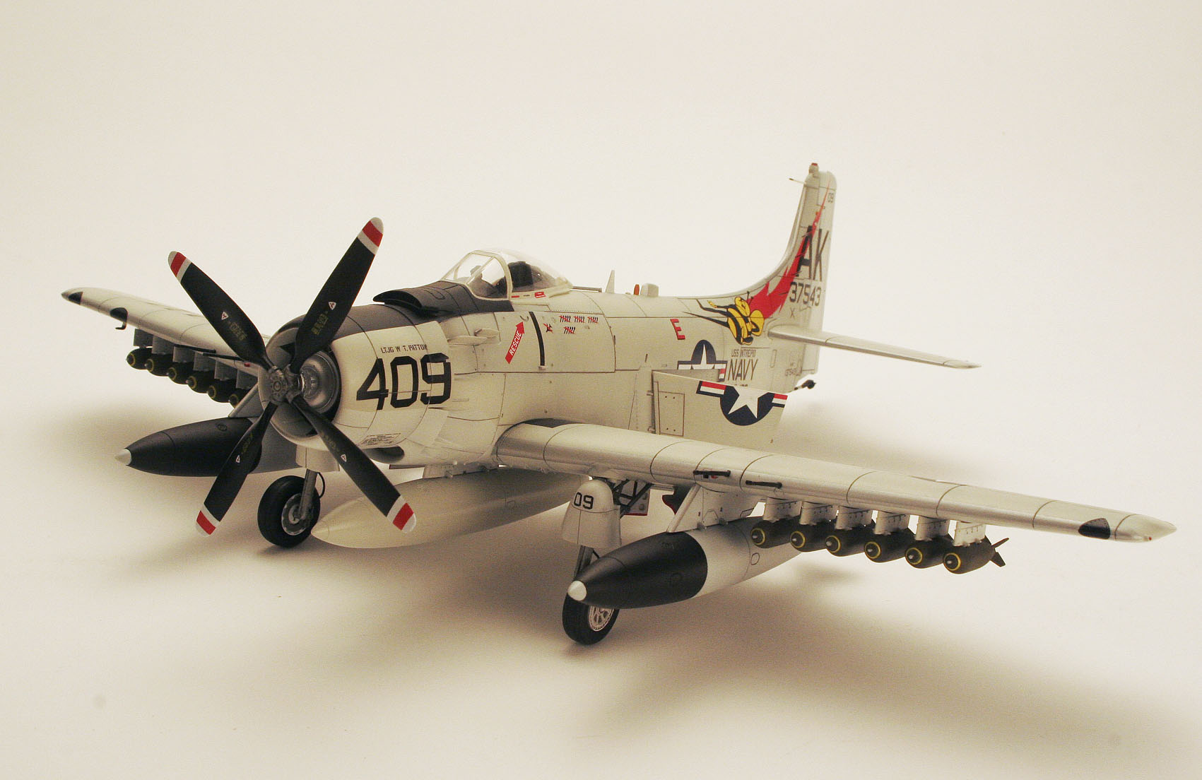 (原创)f1a-1h skyraider - 飞机模型展示区 - 模型网