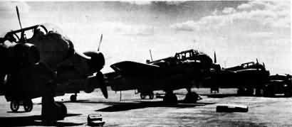 三架Ar240A-Os在试飞机场上，随即装备了德国空军